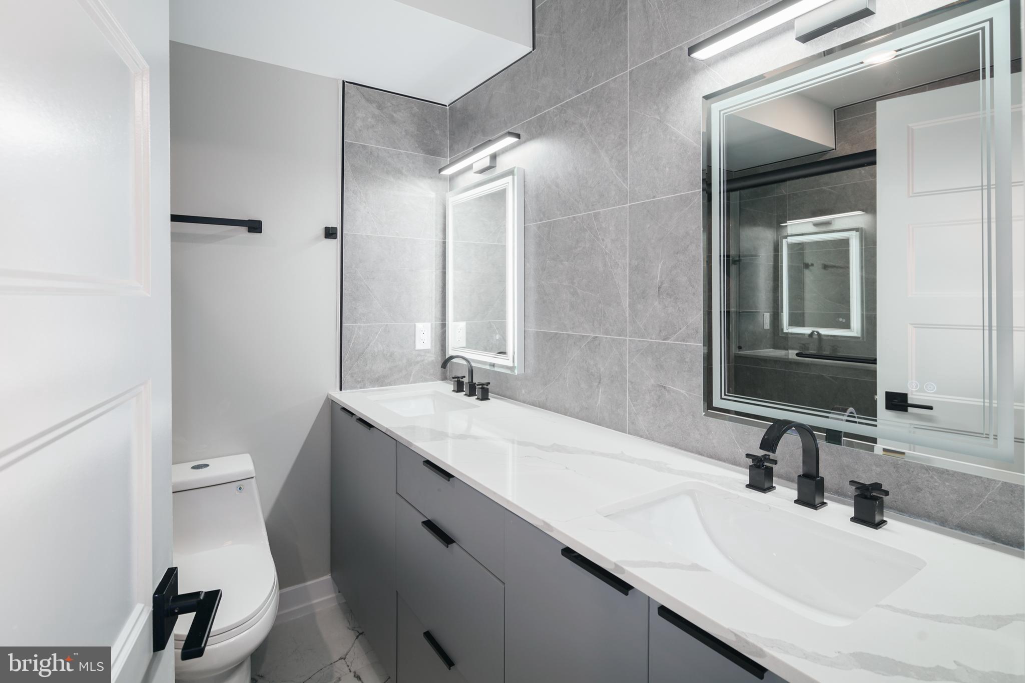 1341 N Randolph St #1