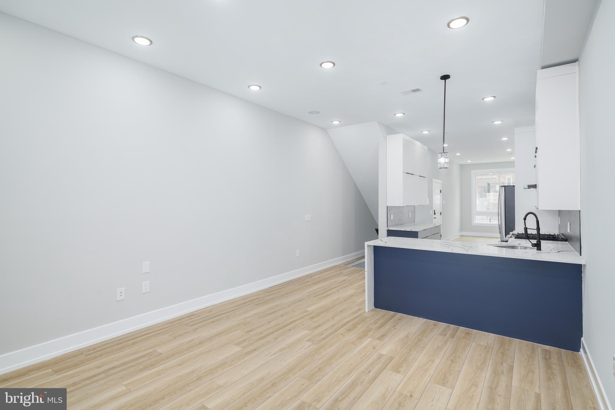 1341 N Randolph St #1