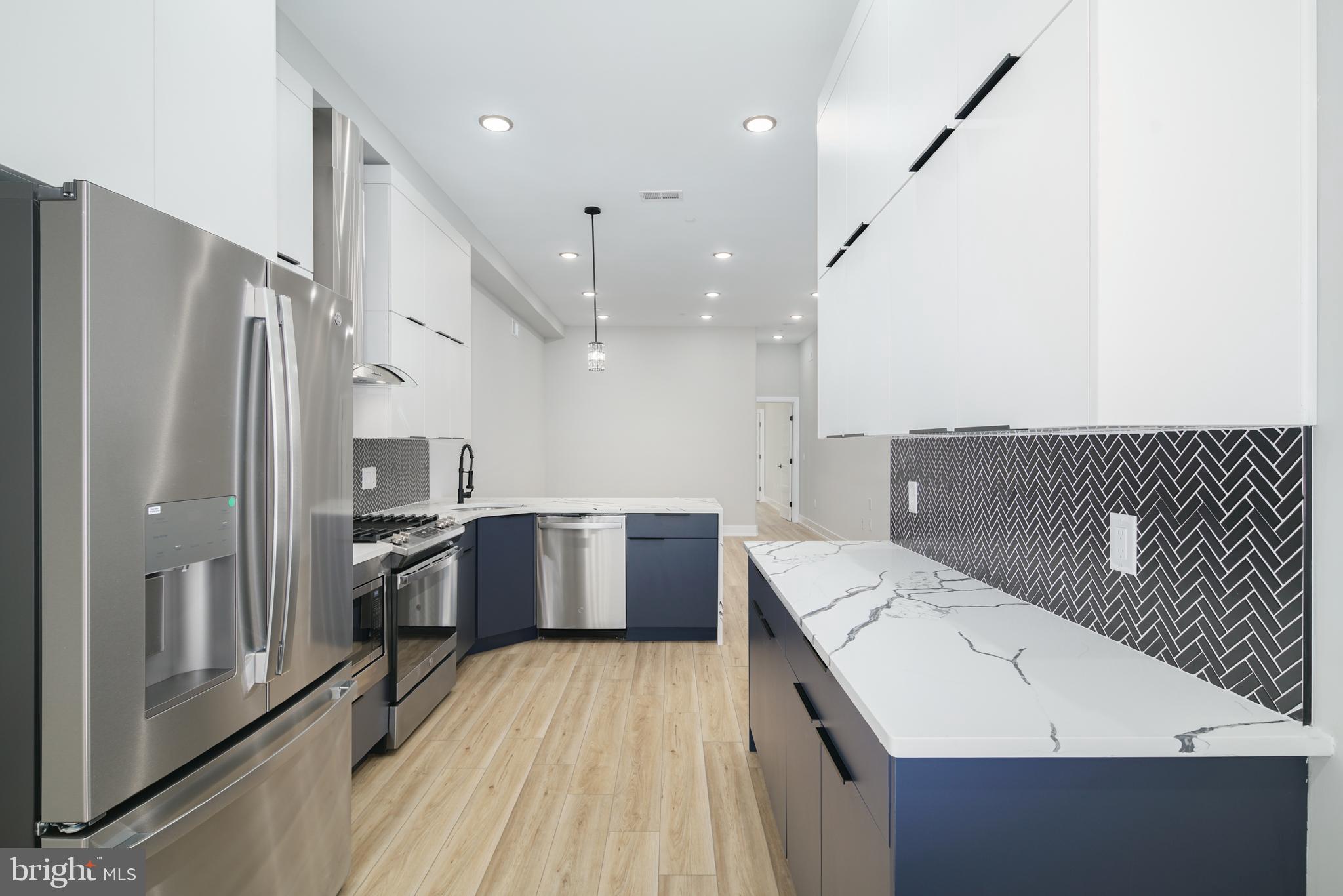 1341 N Randolph St #1