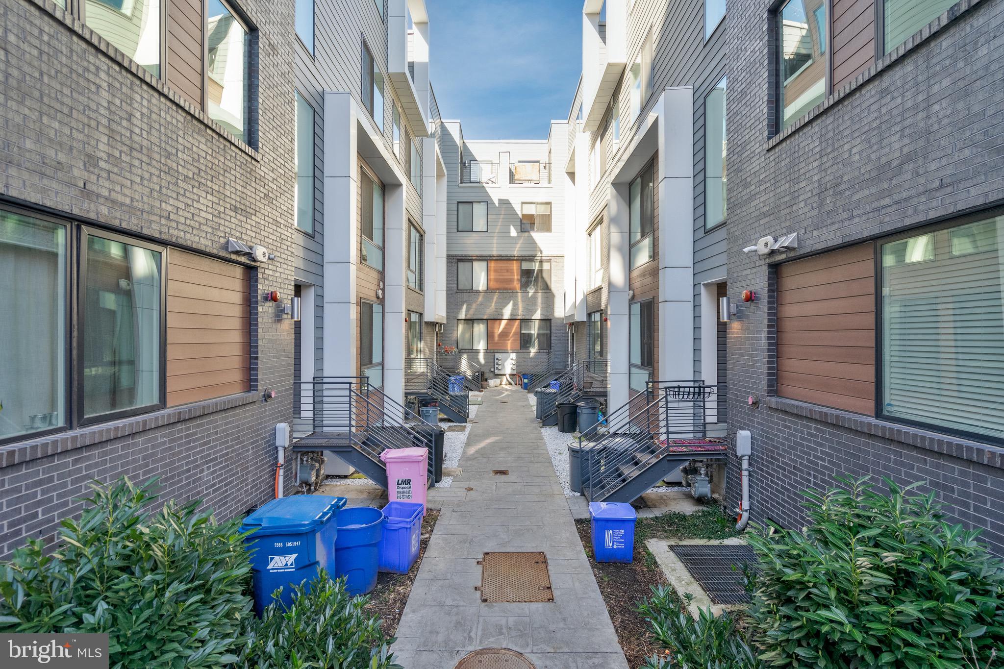 1647 E Eyre St #7