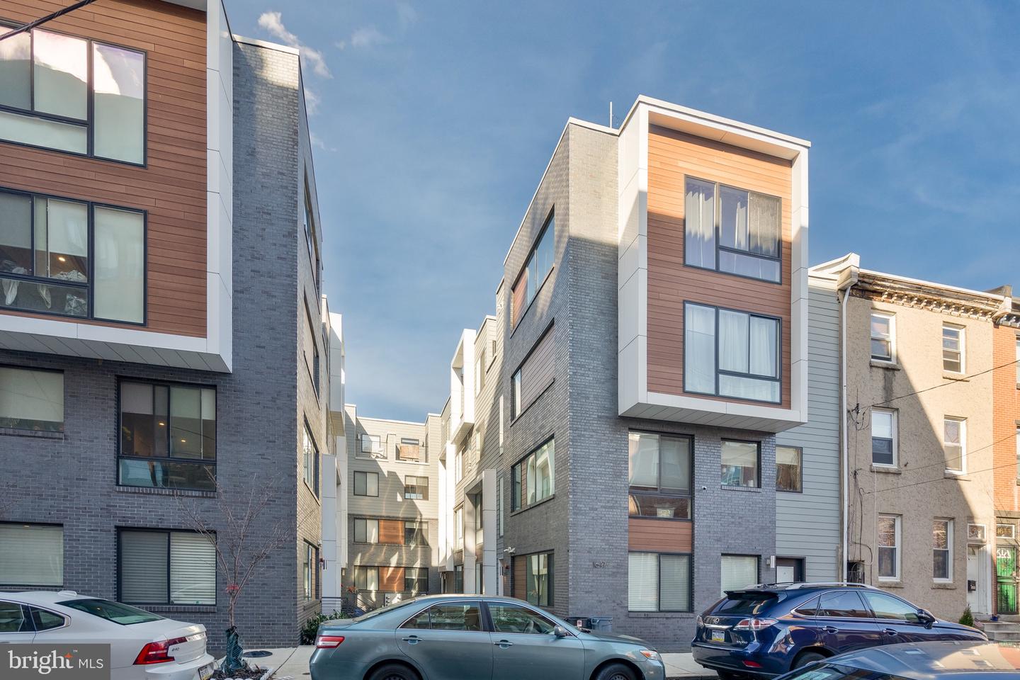1647 E Eyre St #7