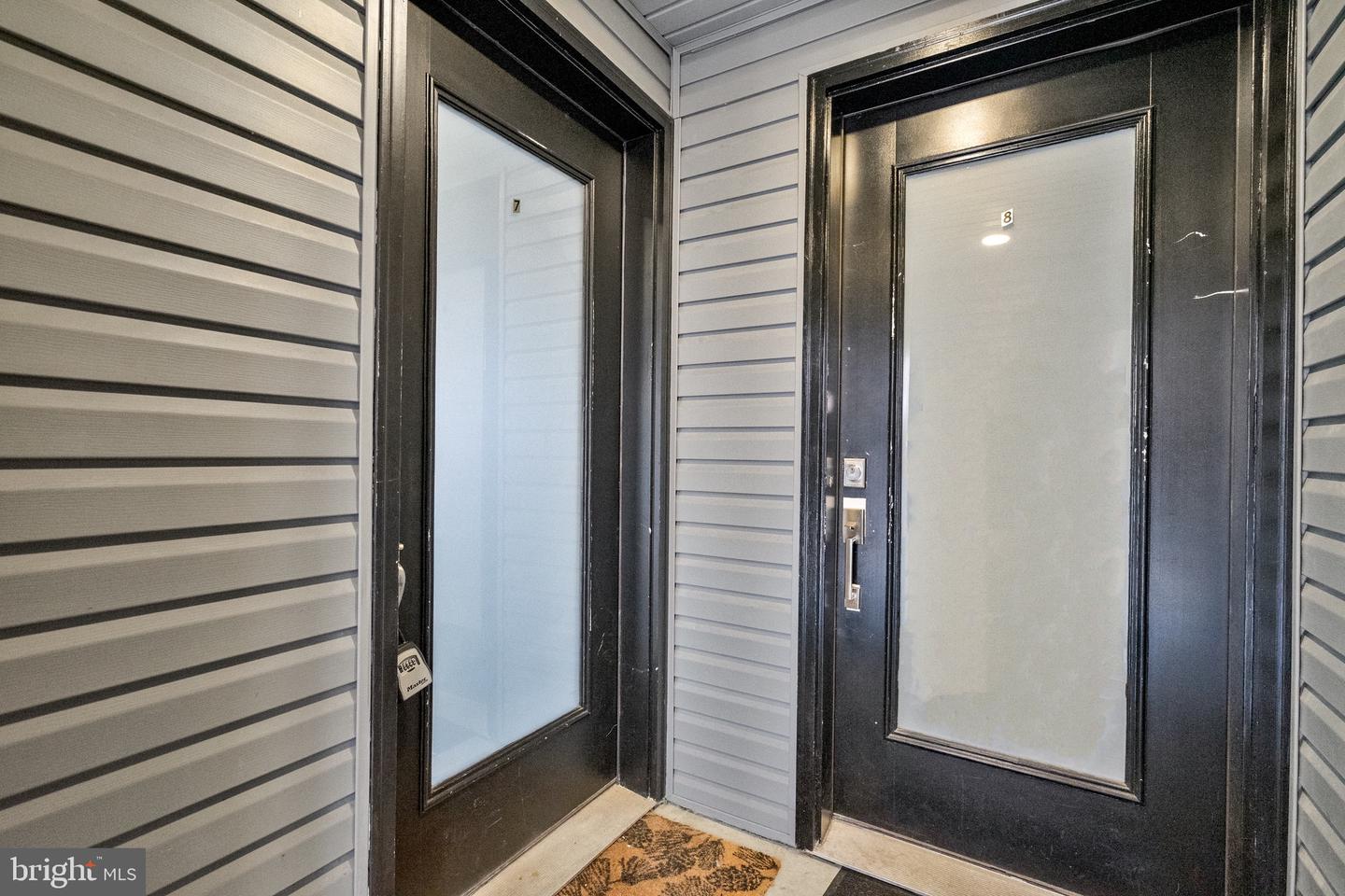 1647 E Eyre St #7