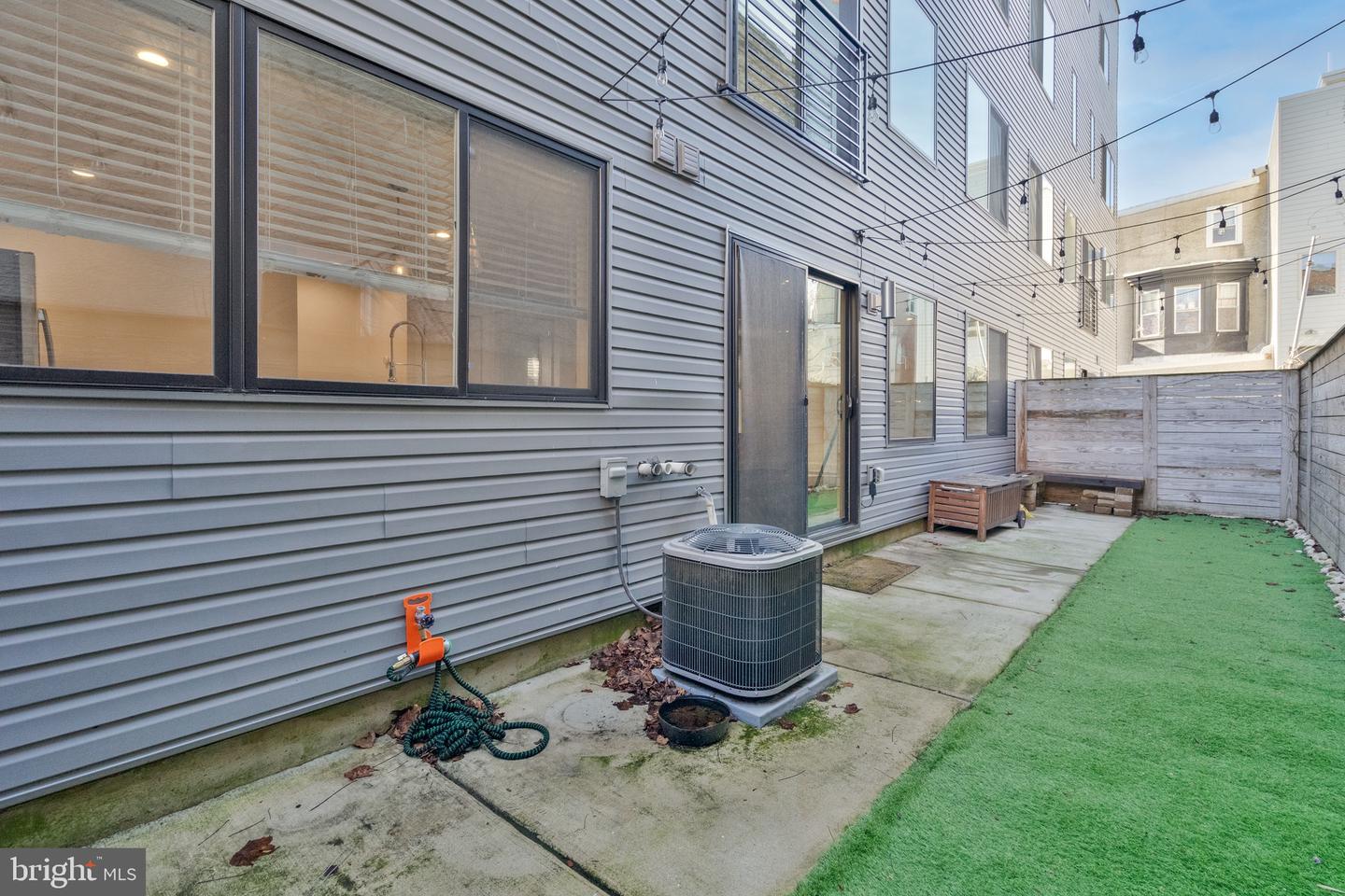 1647 E Eyre St #7