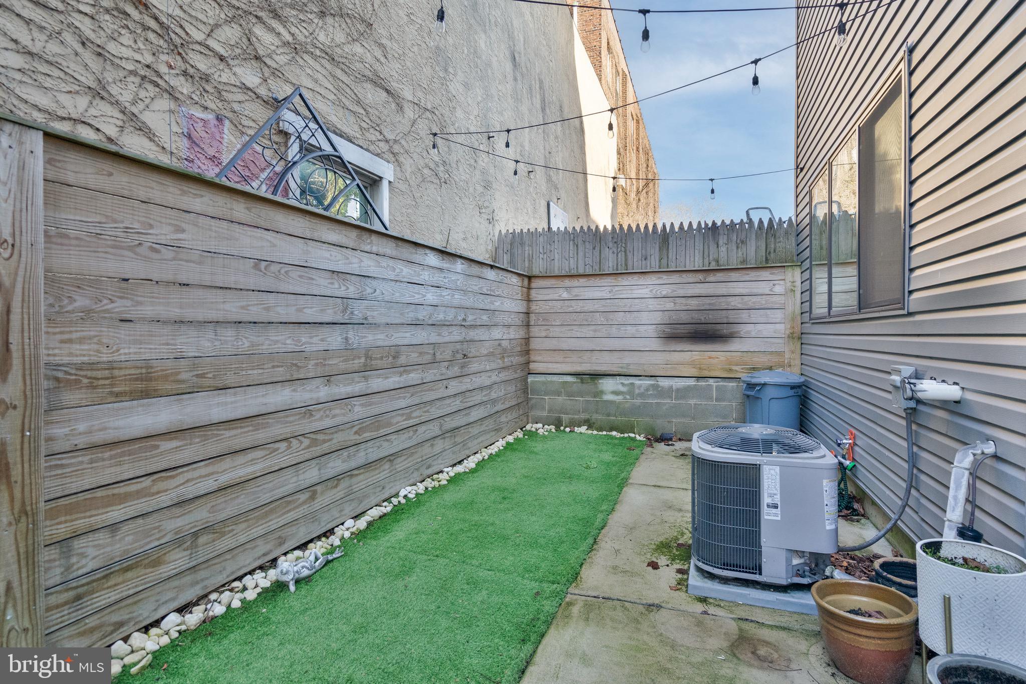 1647 E Eyre St #7