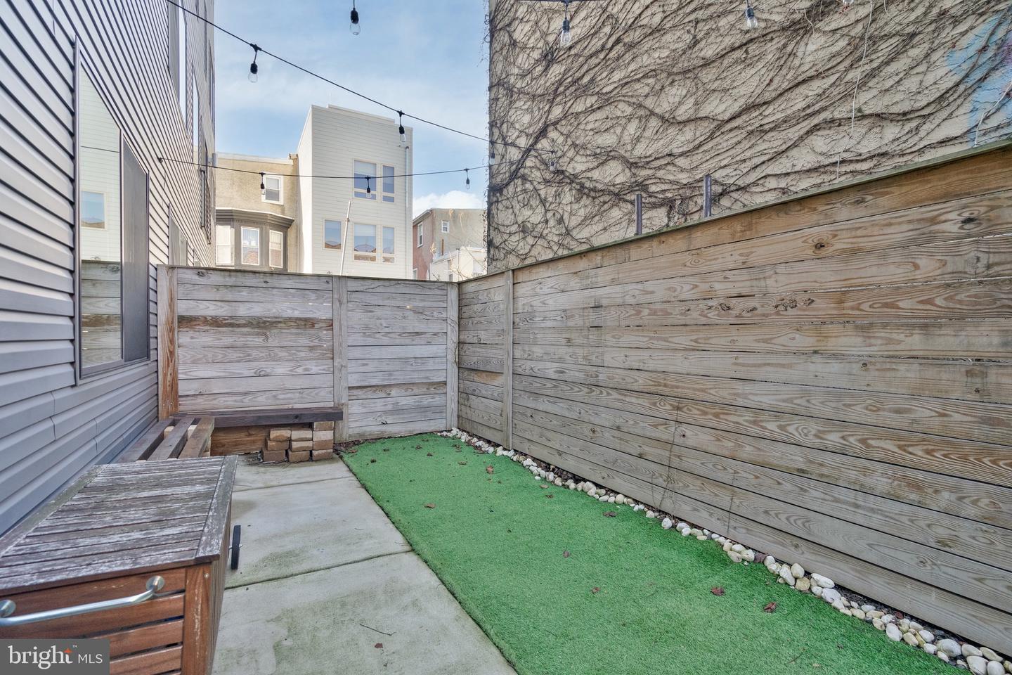 1647 E Eyre St #7