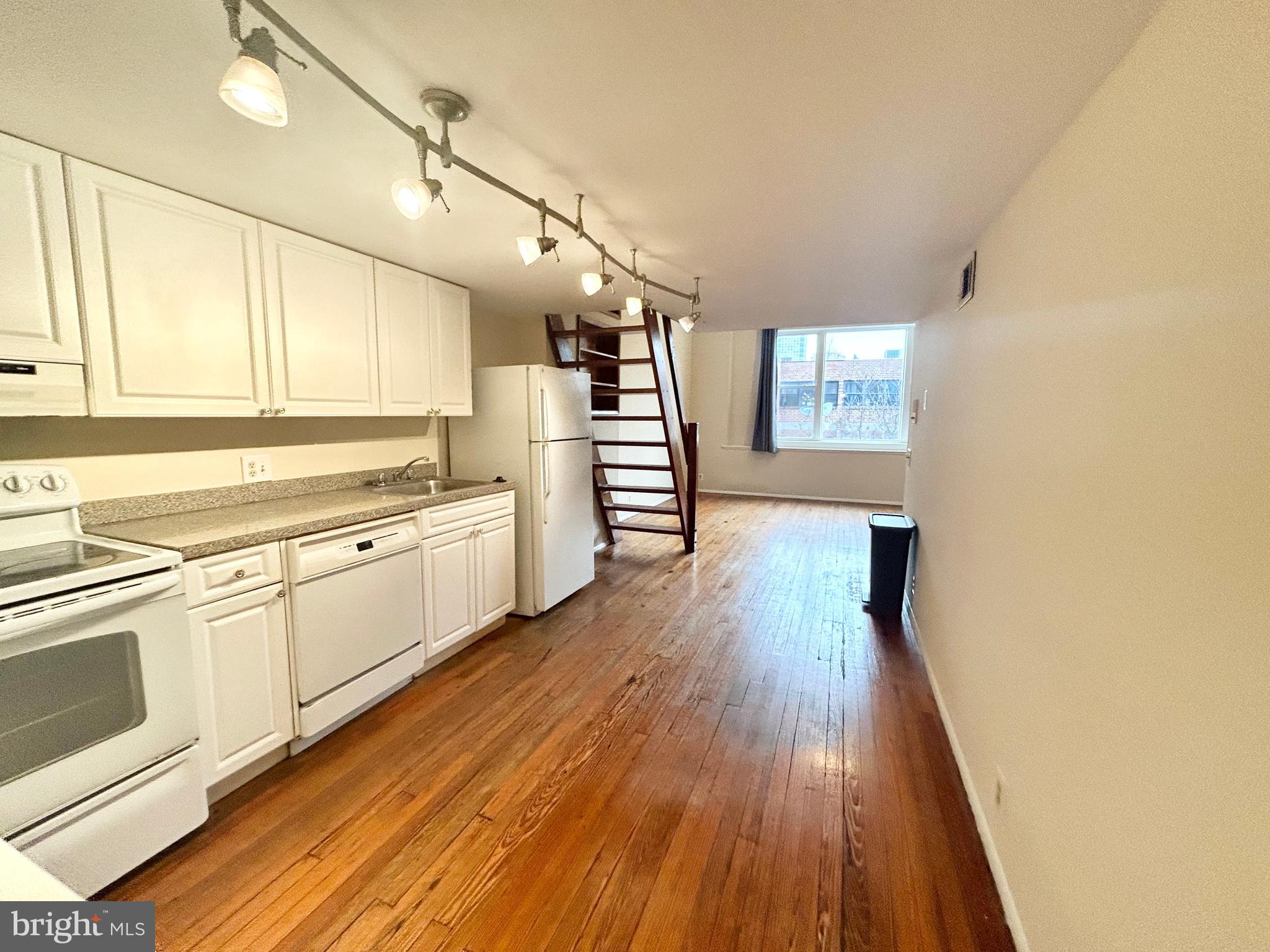 716 South St #2f