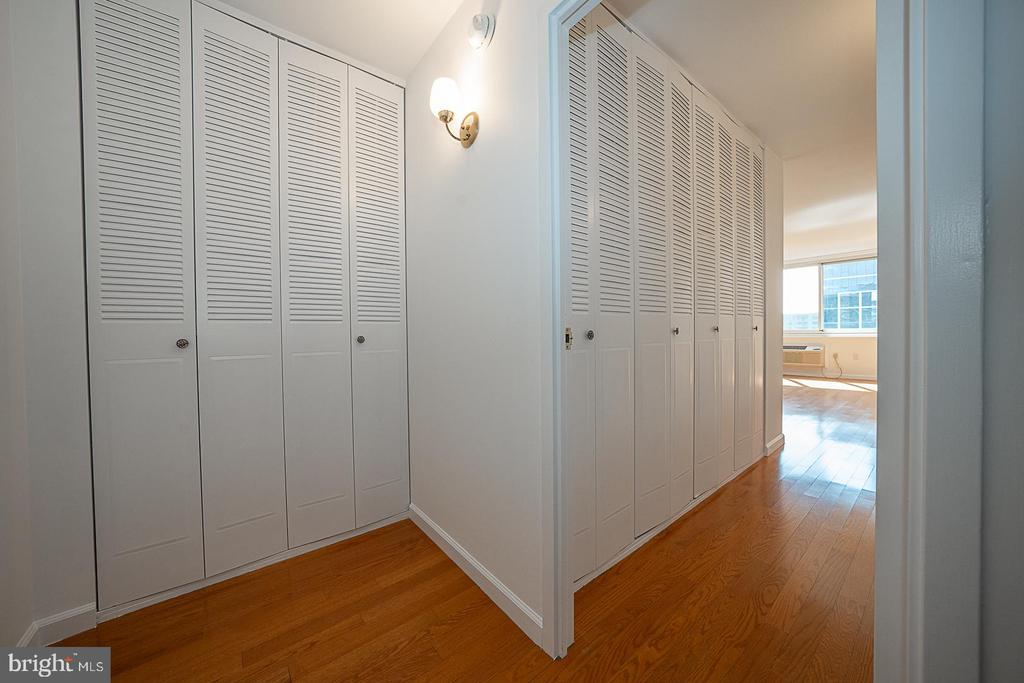 1901 John F Kennedy Blvd #2618-17