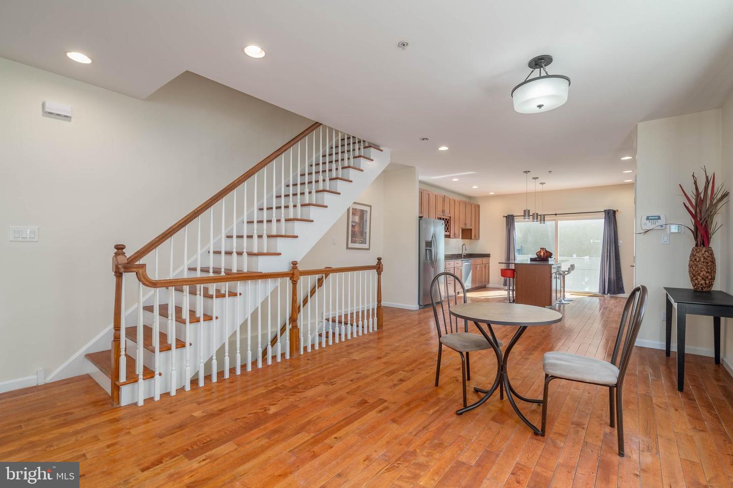 1225 S 18th St
