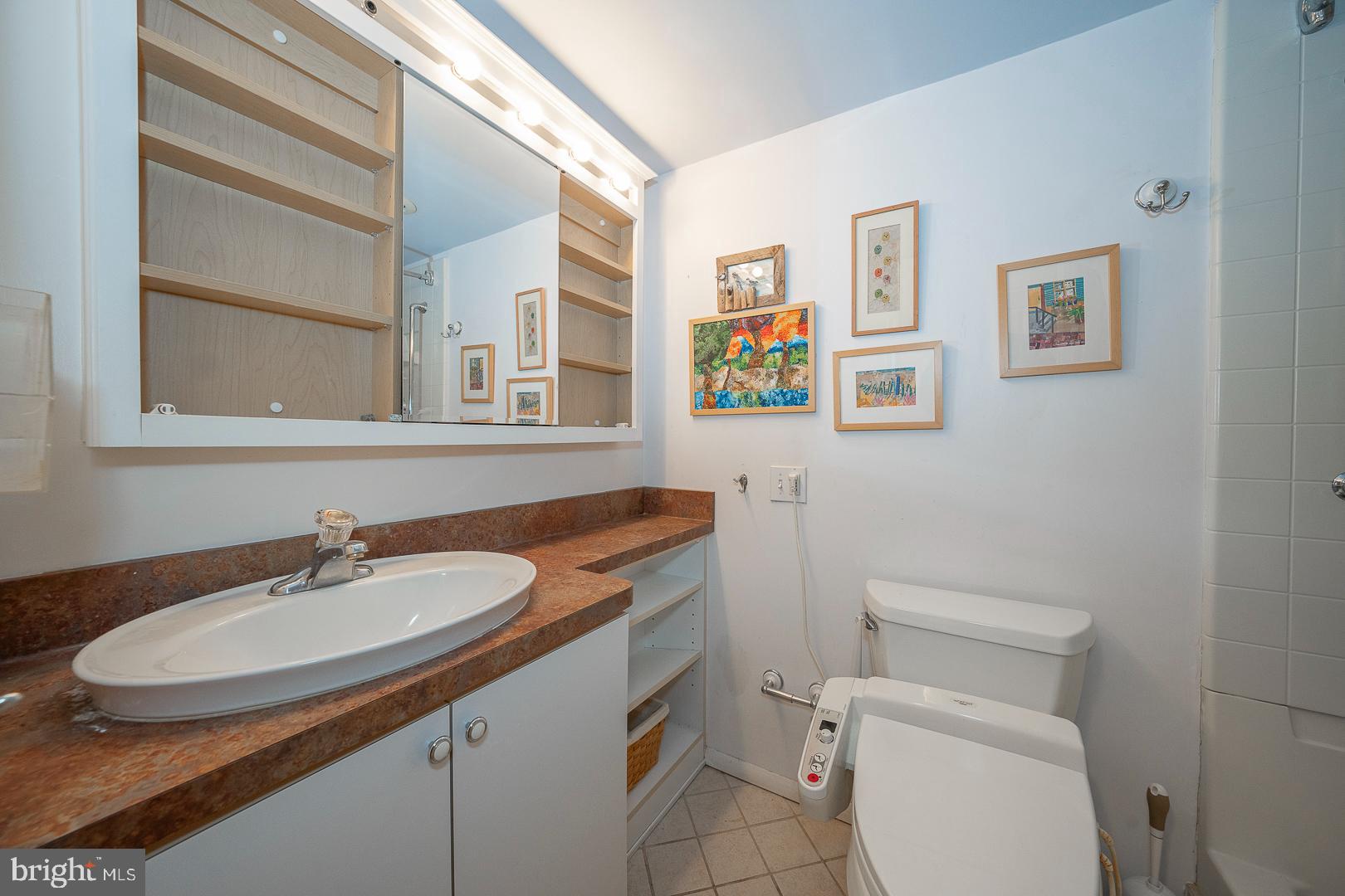 1919 Chestnut St #2516-17