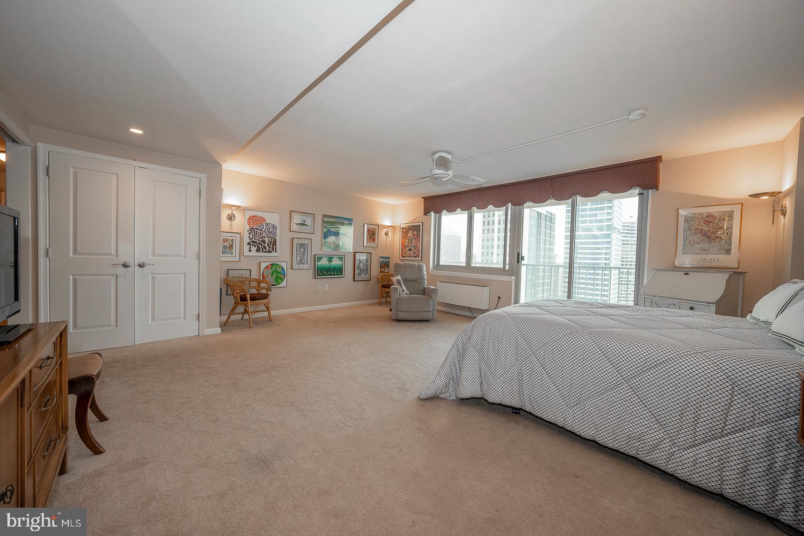 1919 Chestnut St #2516-17