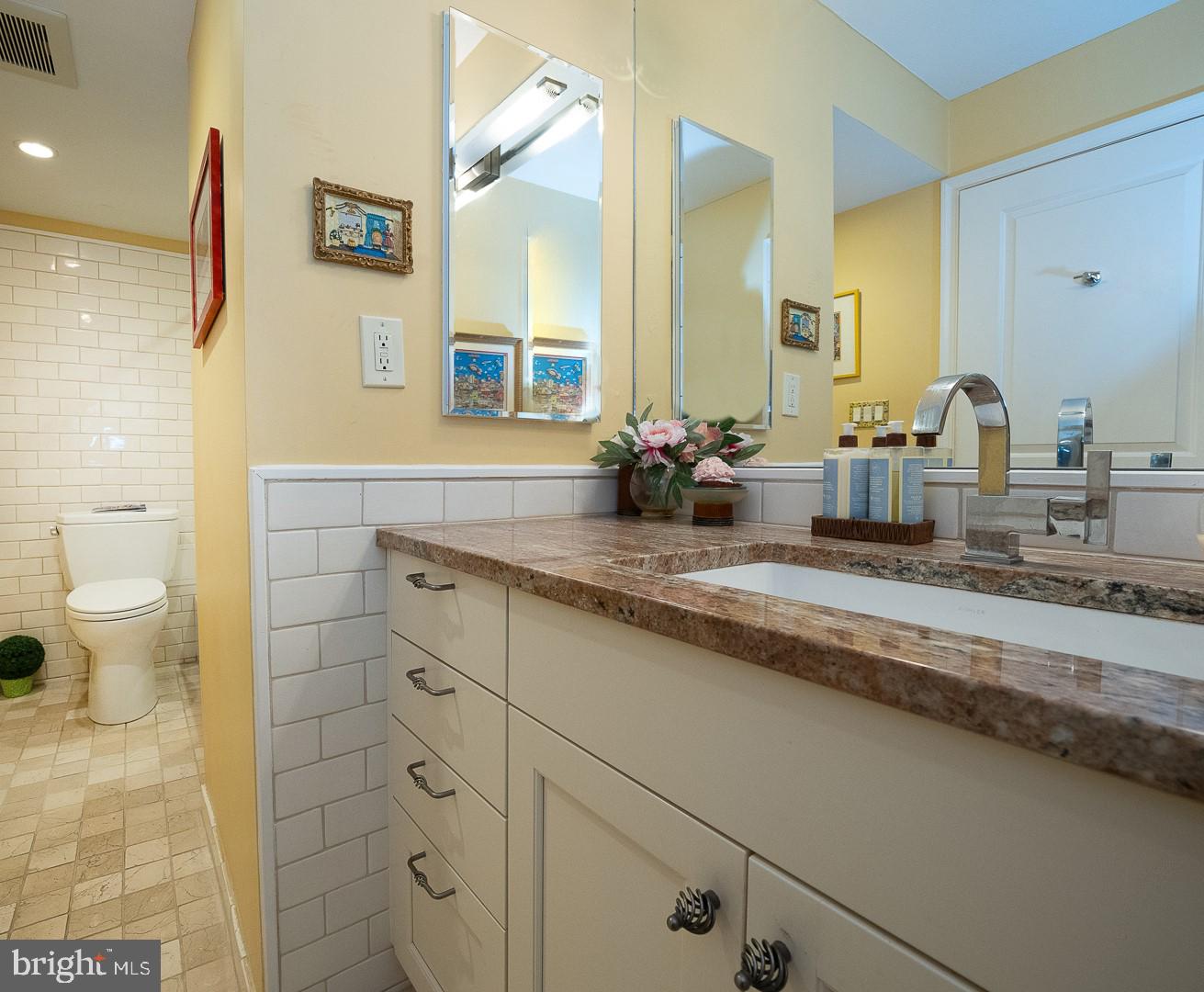 1919 Chestnut St #2516-17