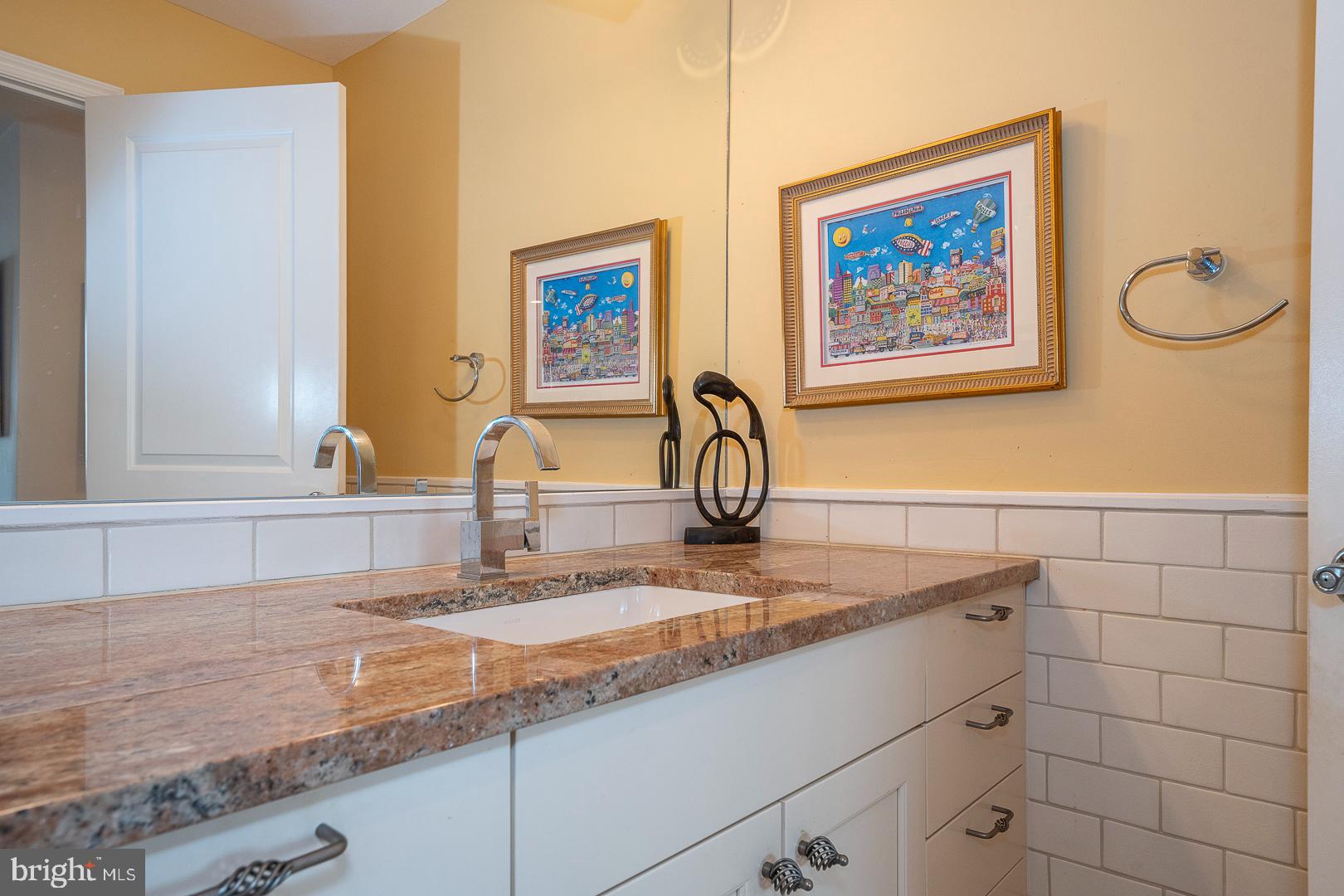 1919 Chestnut St #2516-17