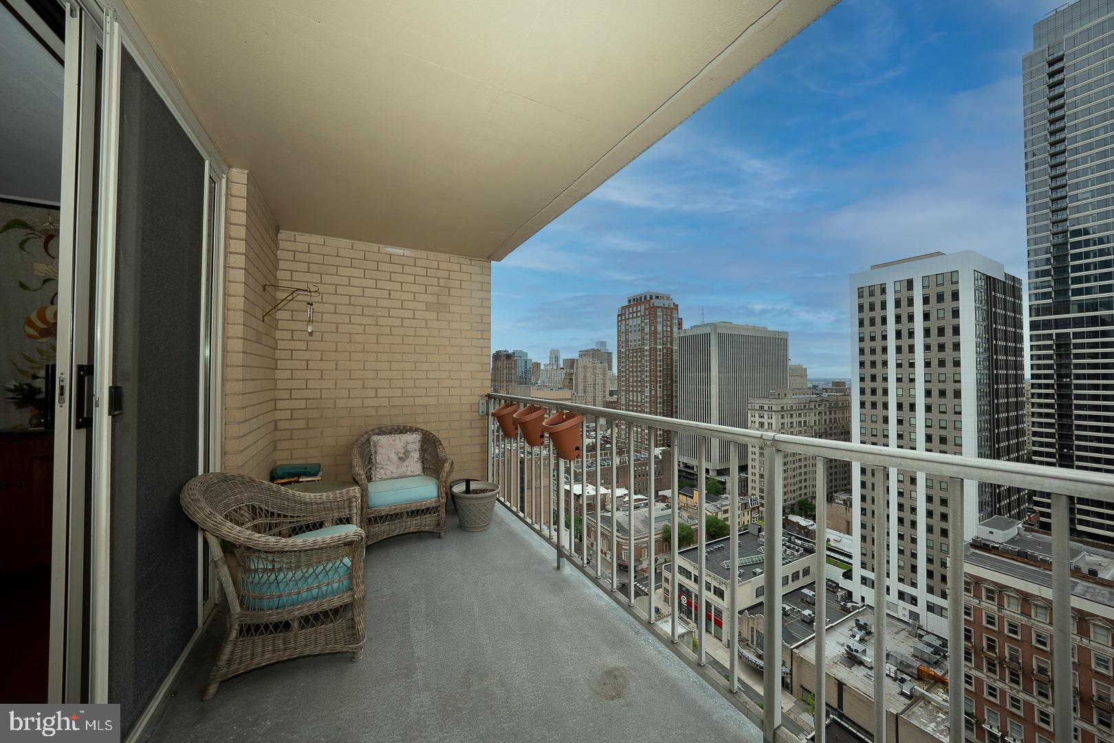 1919 Chestnut St #2516-17