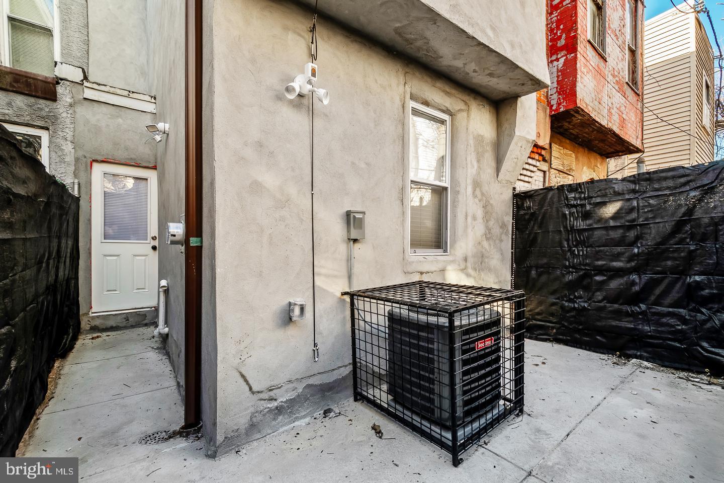 3049 Euclid Ave