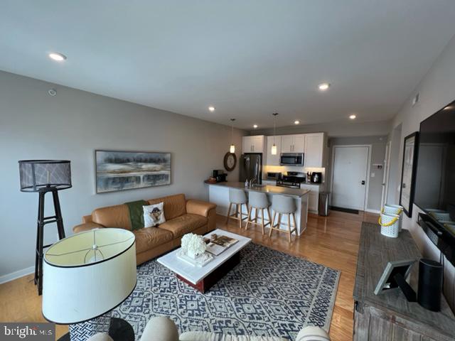 1734-38 Ridge Ave #404