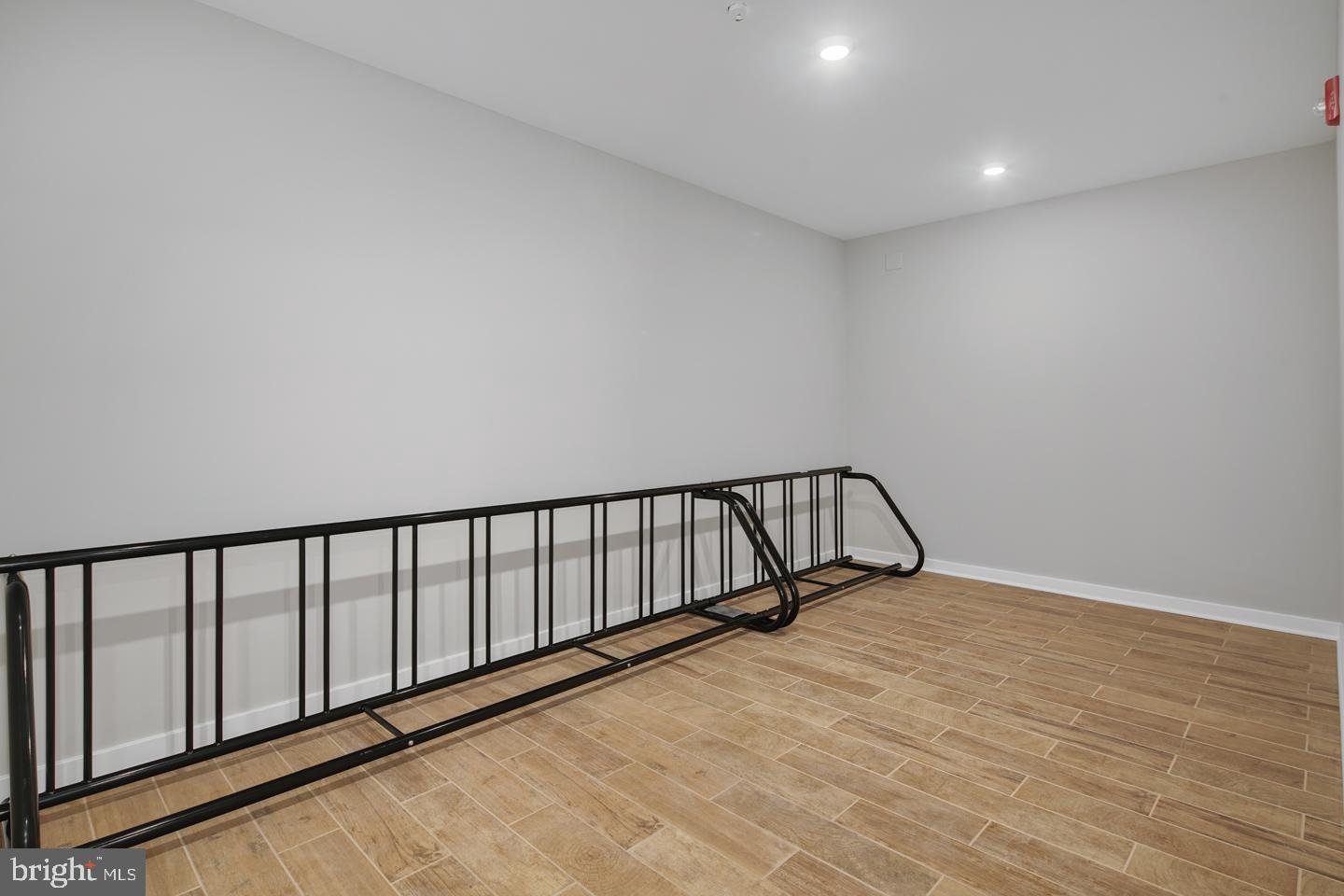 1734-38 Ridge Ave #404