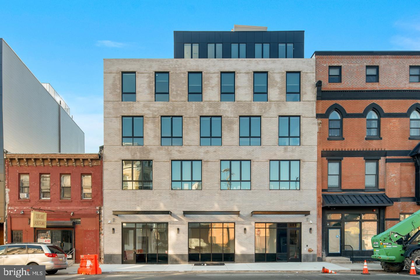 1734-38 Ridge Ave #404