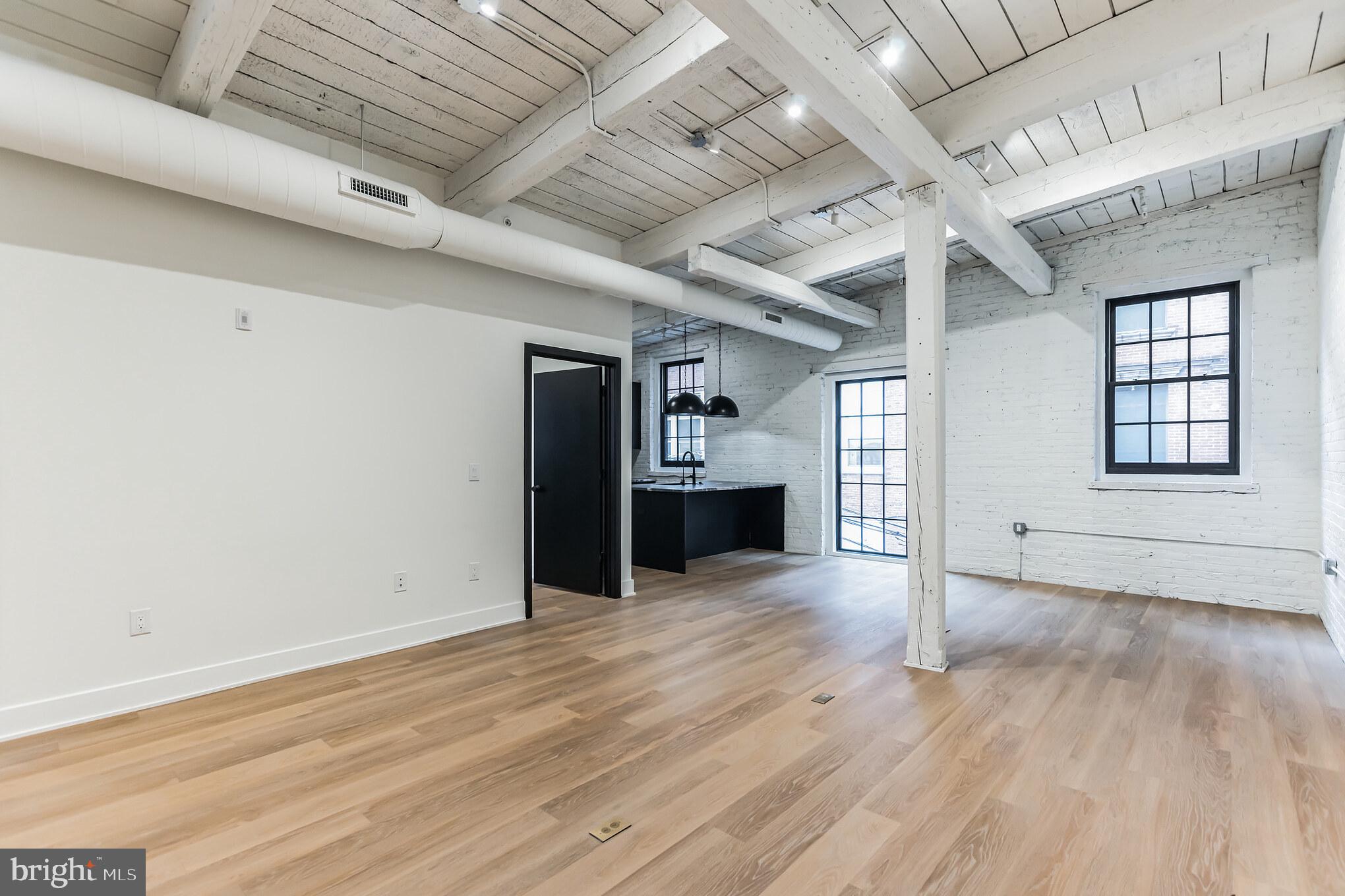 1233 Hamilton St #2