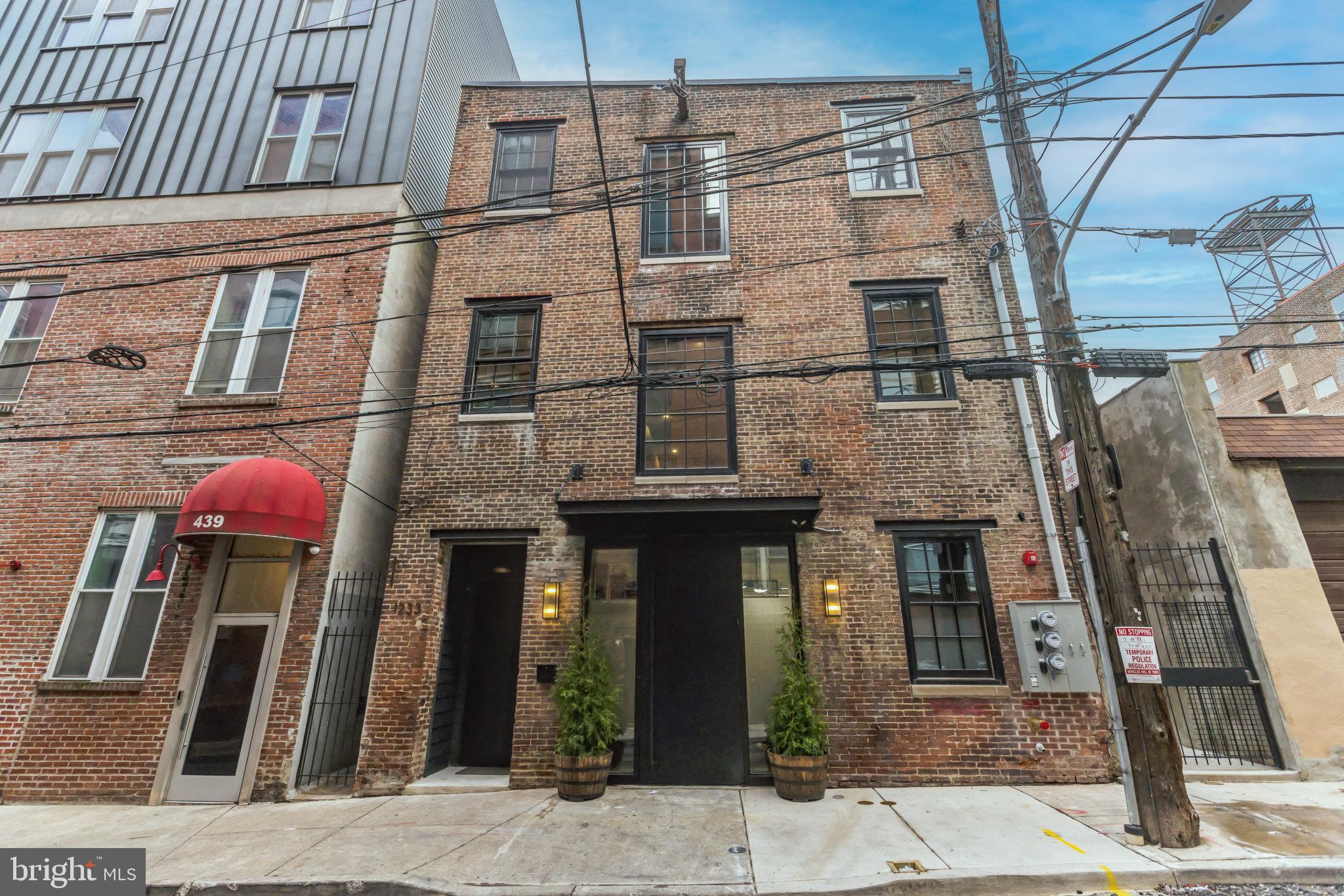 1233 Hamilton St #2