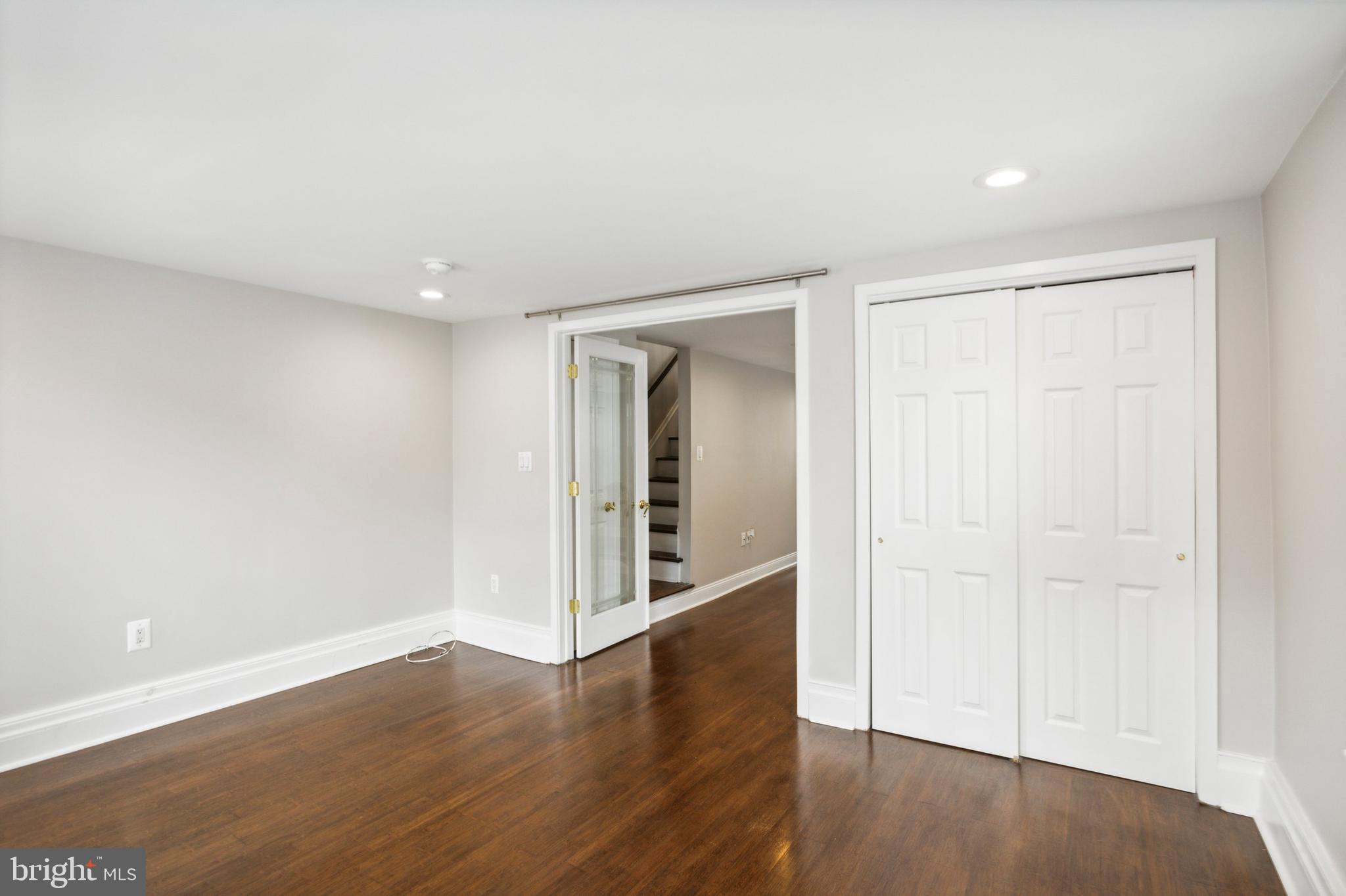 307 W George St