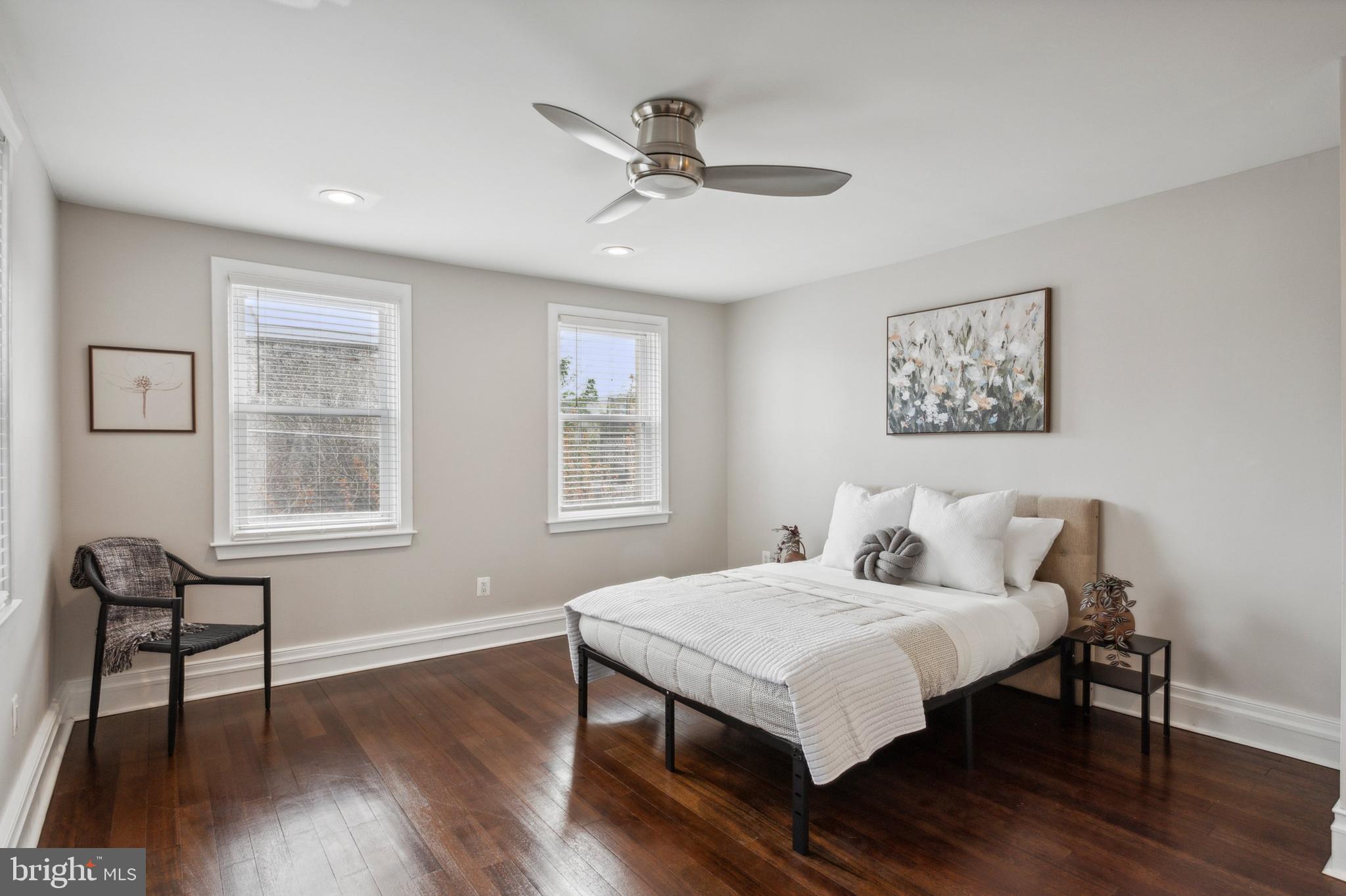 307 W George St