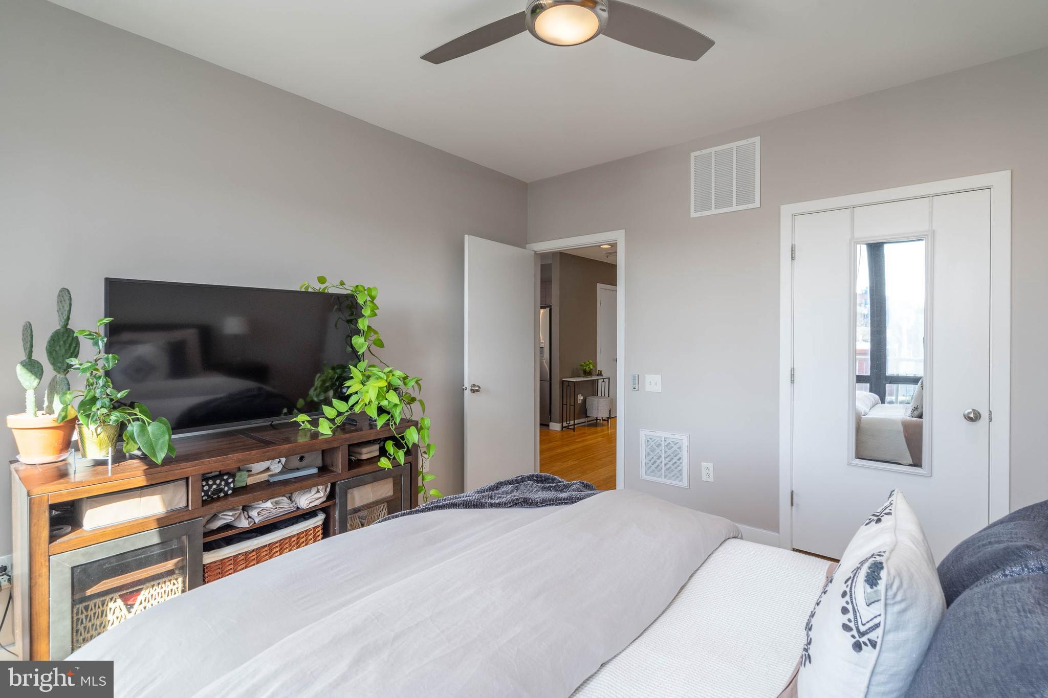 934-50 N 3rd St 401