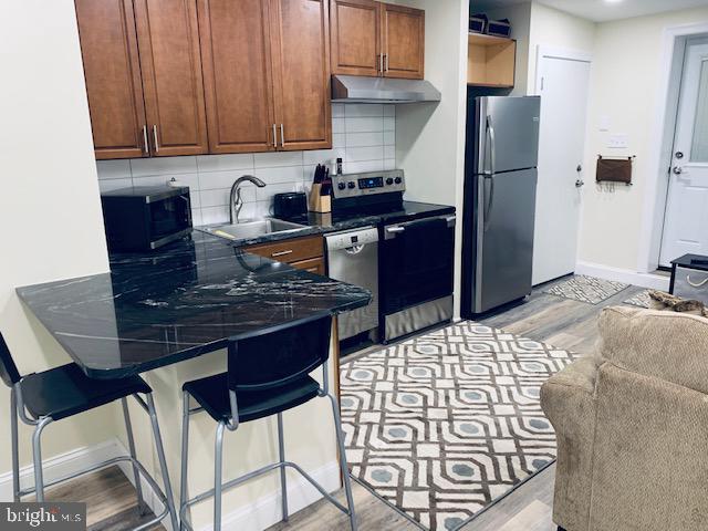 4056 RIDGE AVE #3RD FLOOR