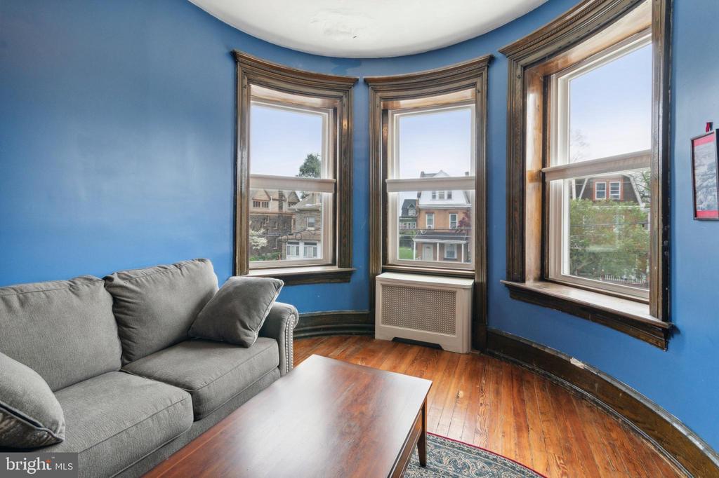 5024 Penn St