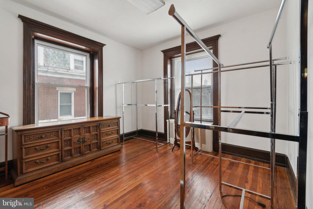 5024 Penn St
