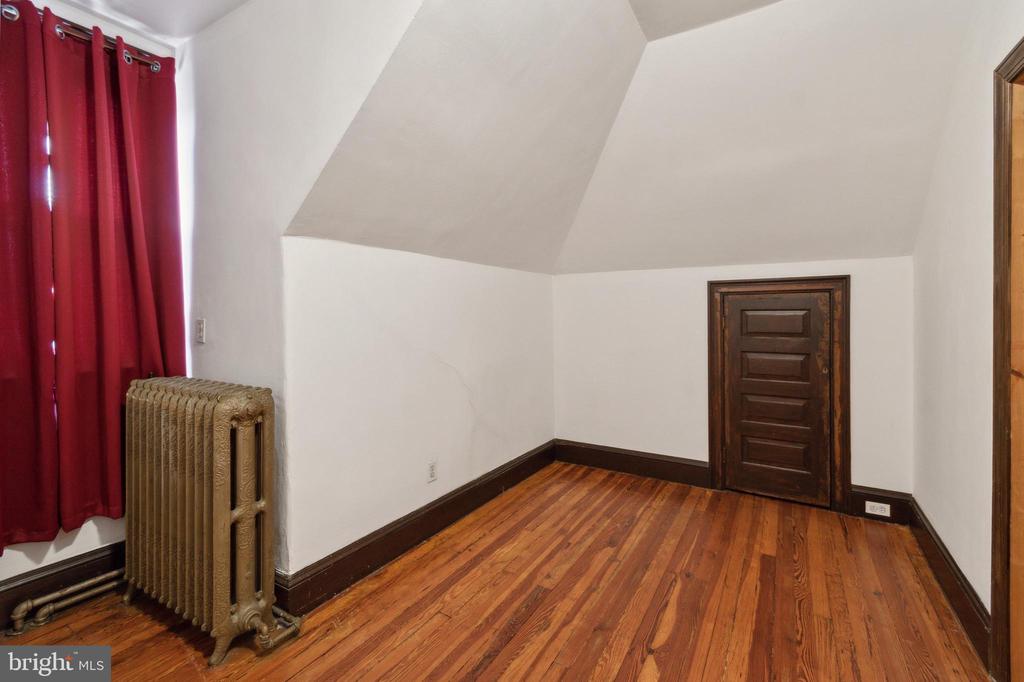 5024 Penn St