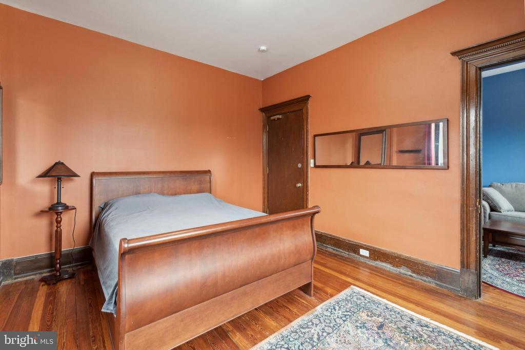 5024 Penn St
