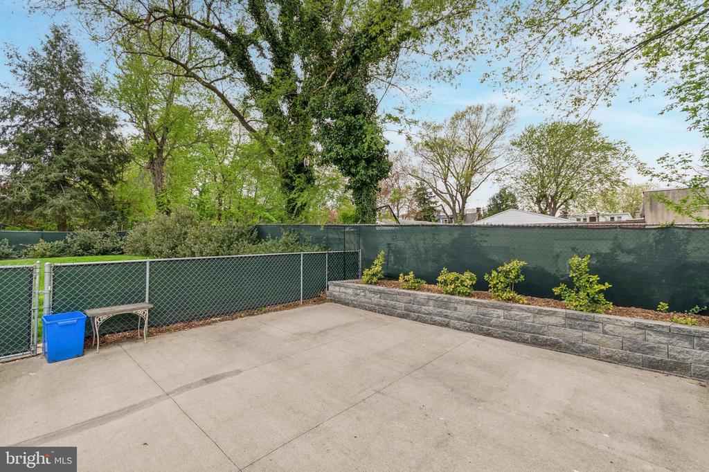 5024 Penn St
