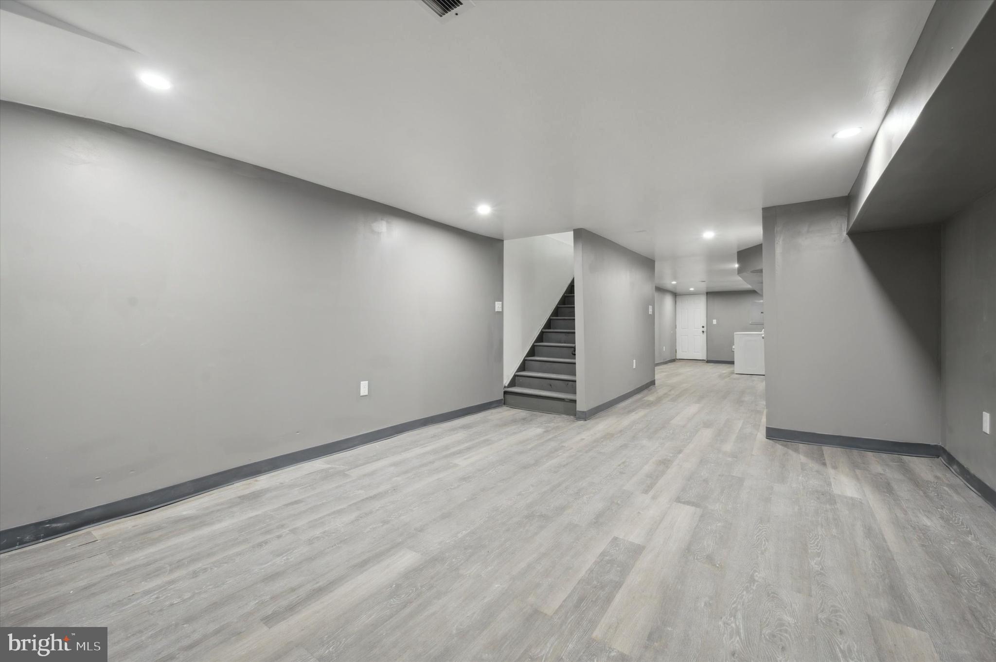 5966 Springfield Ave