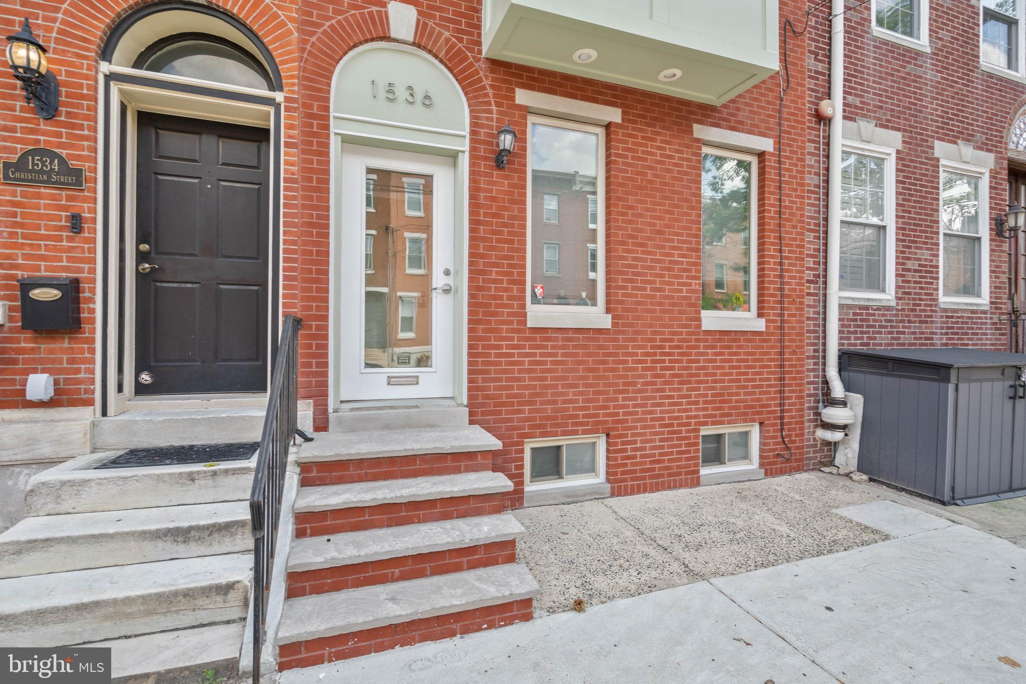 1536 Christian St