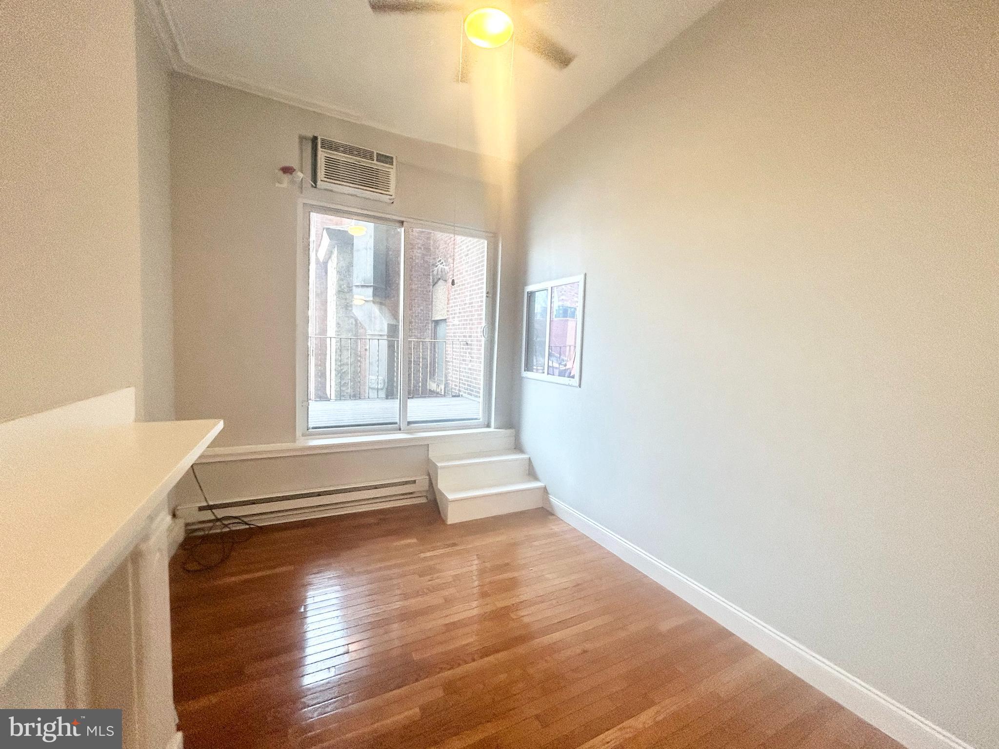 2015 Walnut St #306a