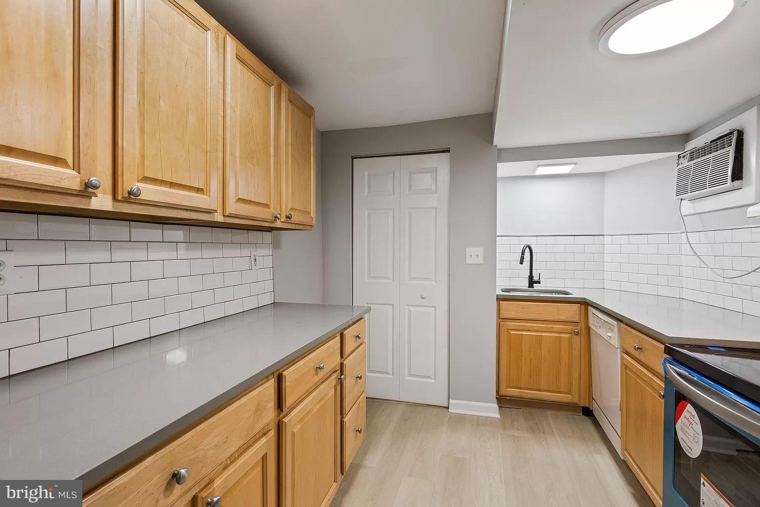 2015 WALNUT ST #201A