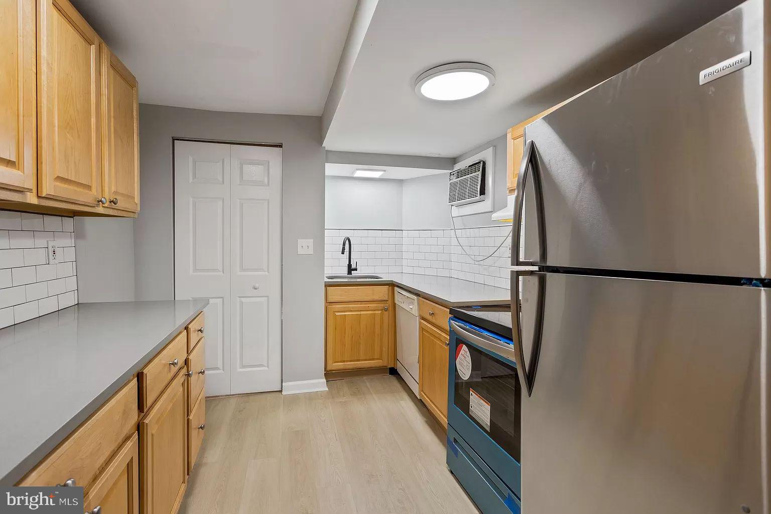 2015 WALNUT ST #201A