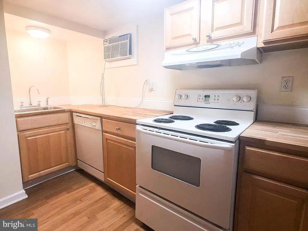 2015 WALNUT ST #201A