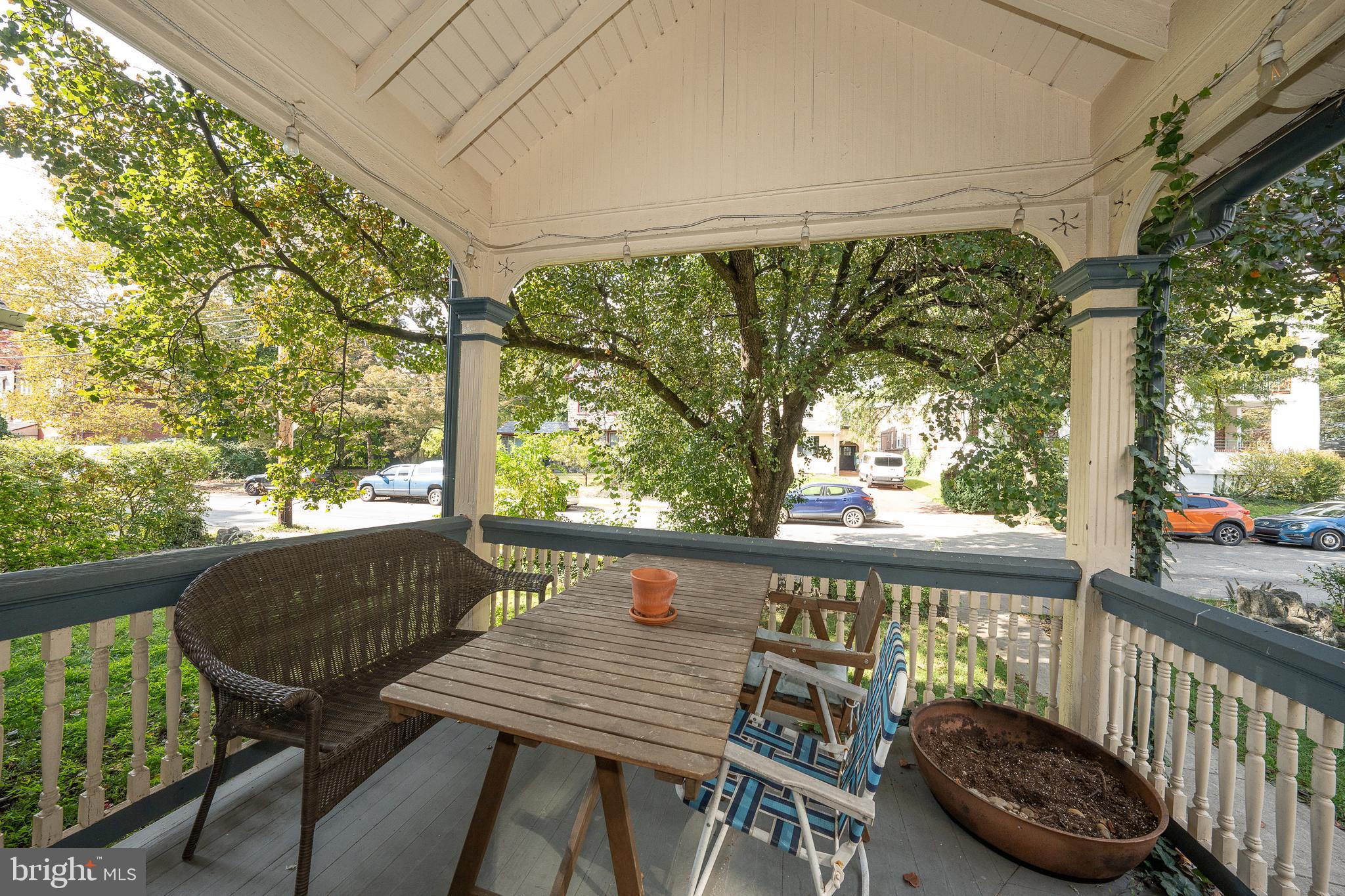 304 W SCHOOL HOUSE LN #2ND FLOOR