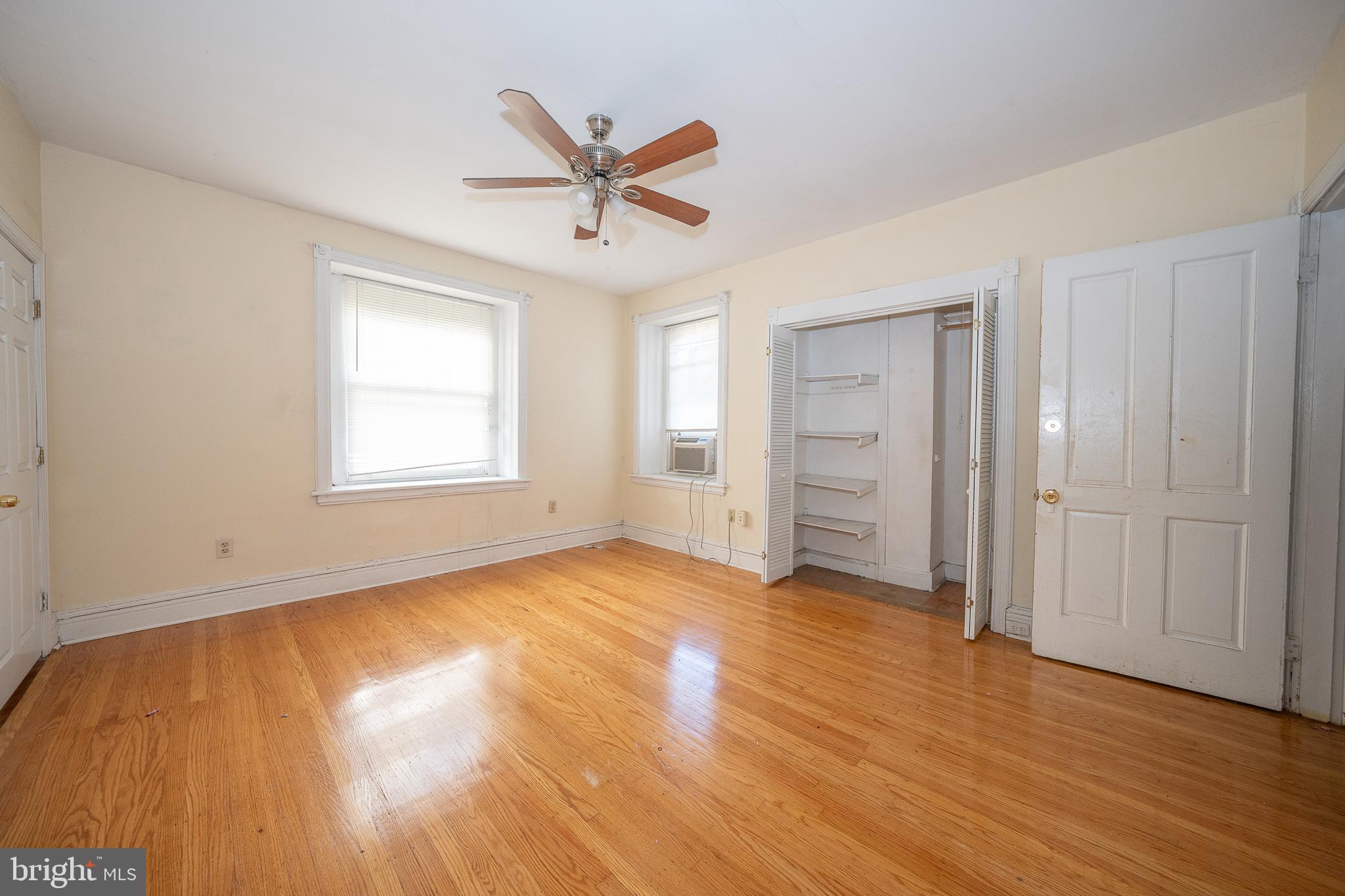 304 W SCHOOL HOUSE LN #2ND FLOOR