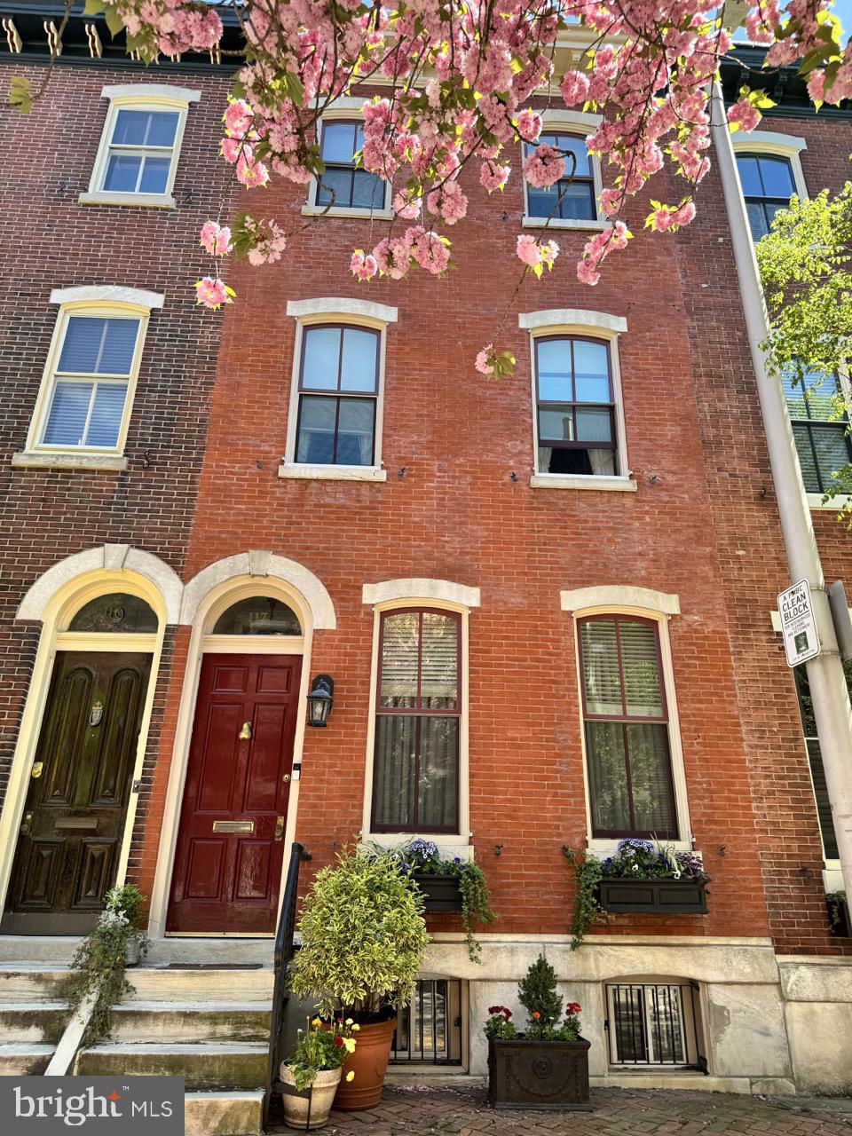 117 N Lambert St