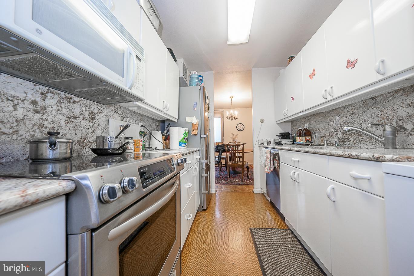 1919 Chestnut St #606