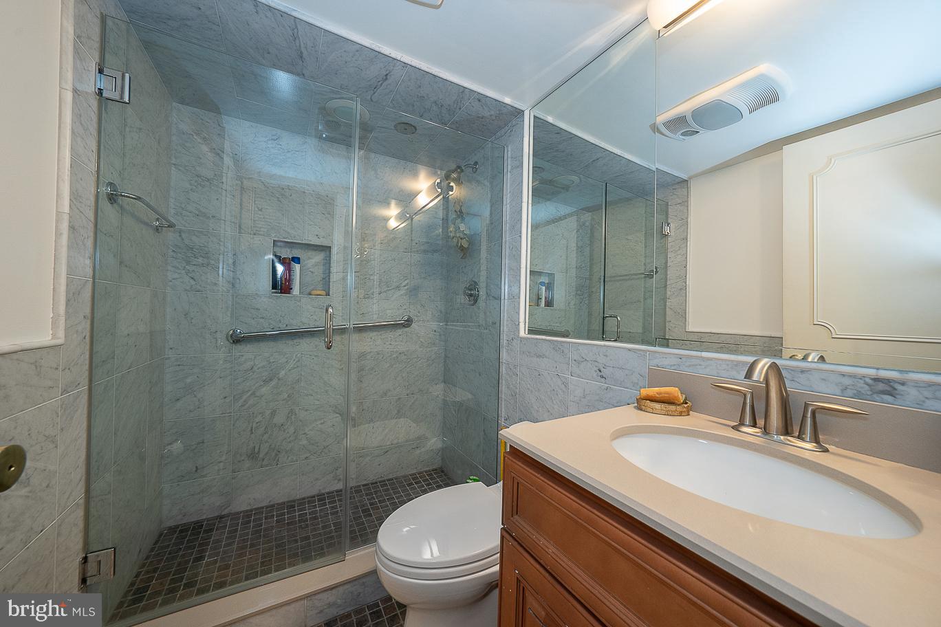 1919 Chestnut St #606