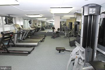 1919 Chestnut St #606