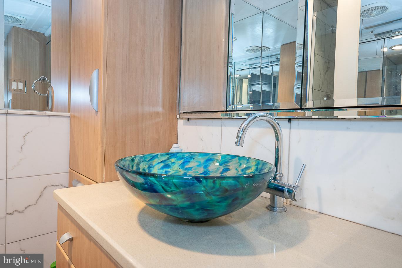 1919 Chestnut St #606