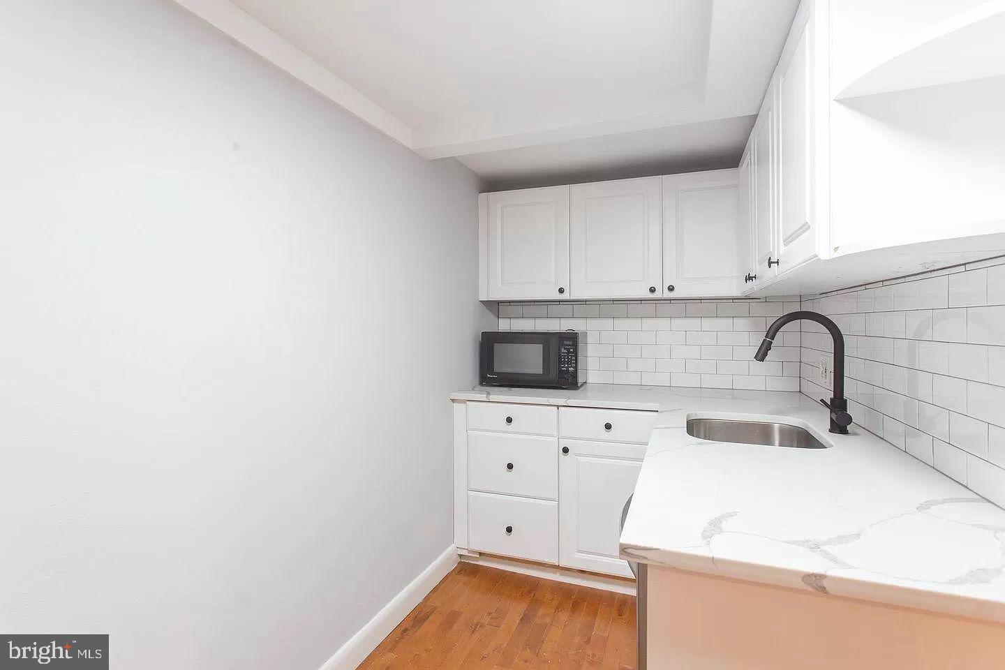 2015 WALNUT ST #202