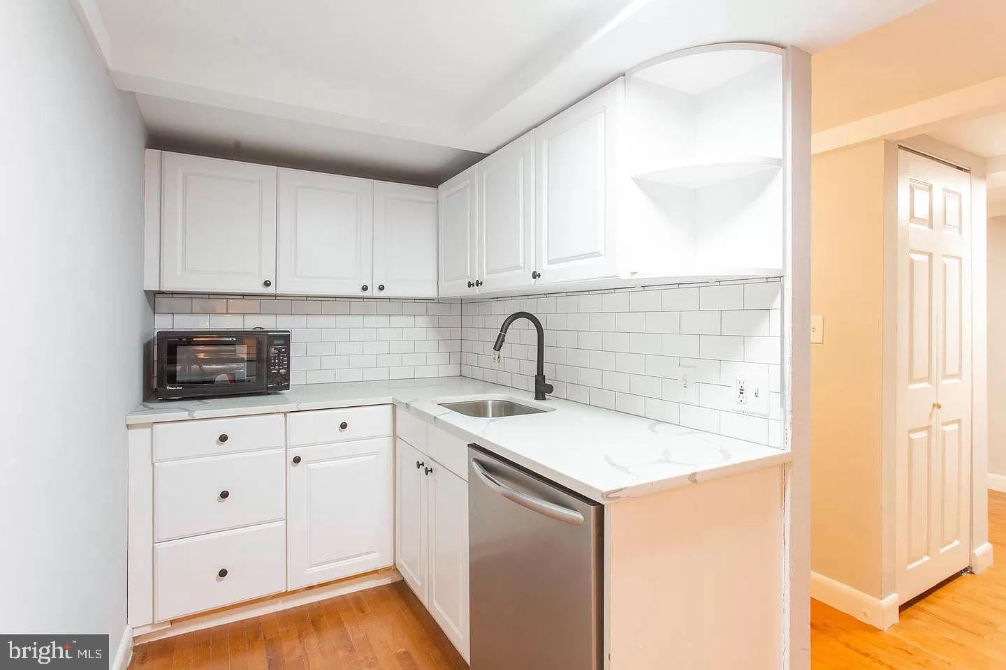 2015 WALNUT ST #202