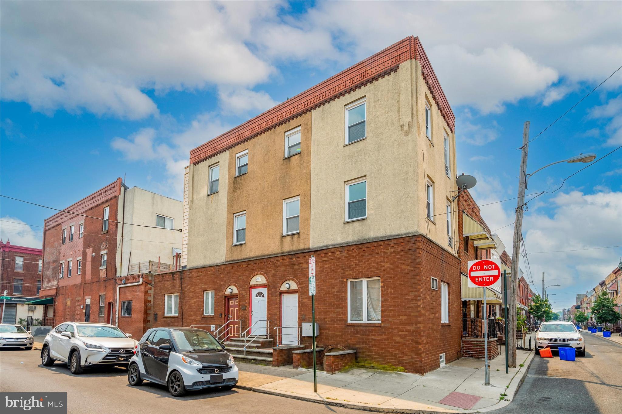 2201 S HICKS ST #1R