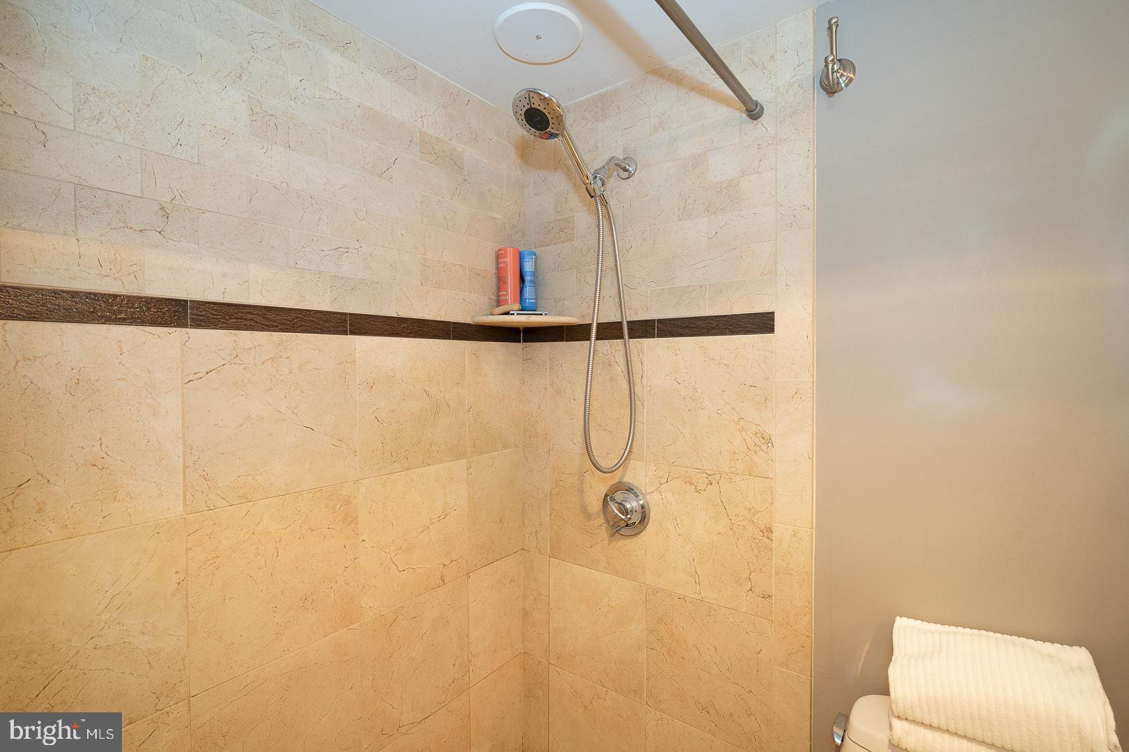 1919 Chestnut St #2823