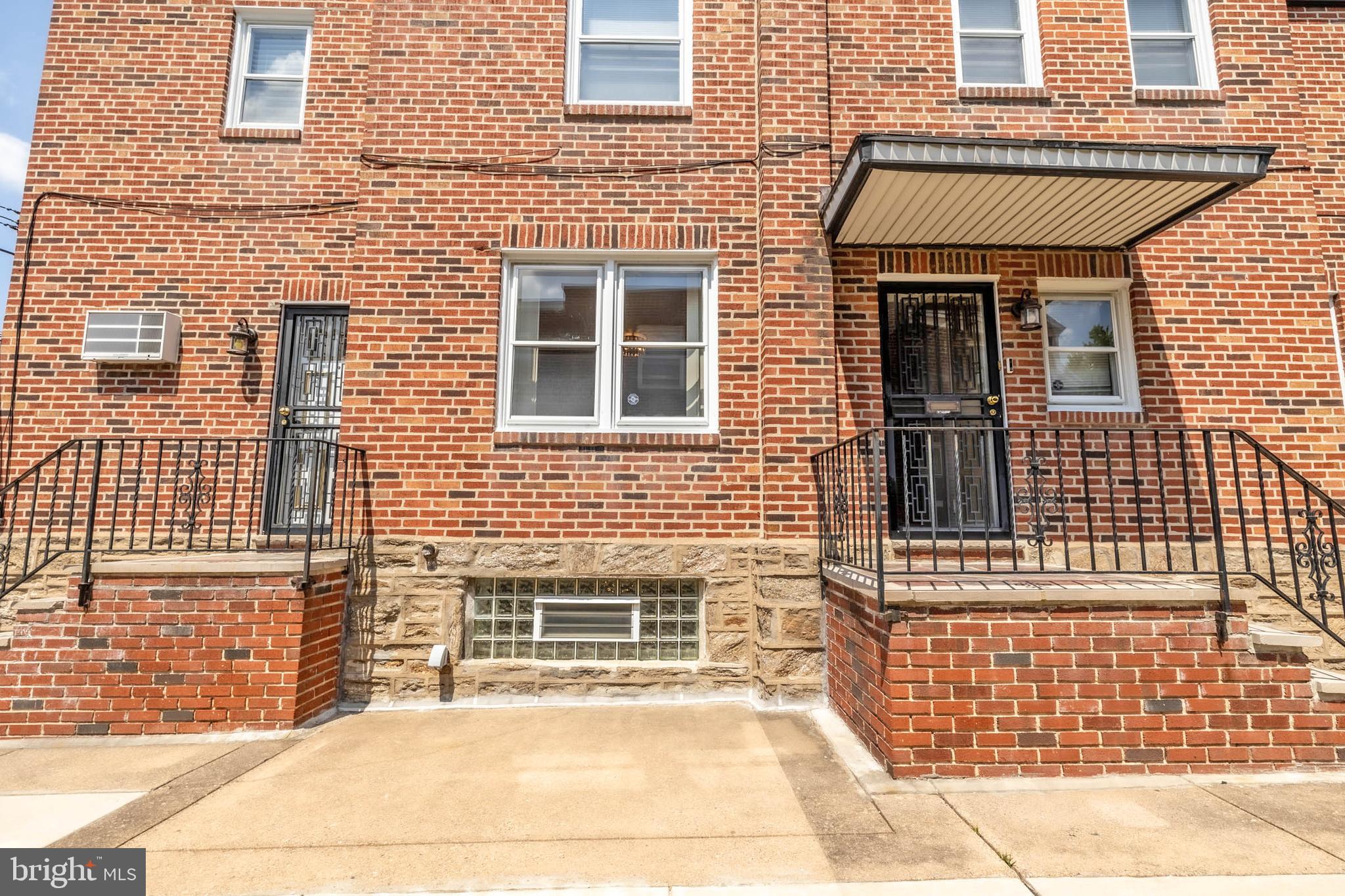 1117 E Barringer St